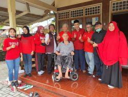 Rachmat Hidayat Bantu Korsi Roda Bagi Penderita Stroke