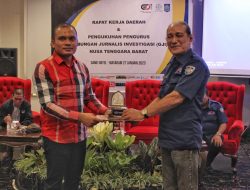 Kapolresta Mataram Terima Penghargaan GJI NTB