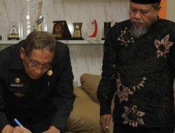 Tingkatkan SDM, Bupati Sumbawa MoU dengan UMMAT
