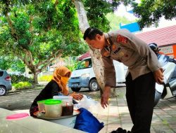 Tiap Jumat di Masjid Polda,Kombes pol Lalu Iwan Selalu Berbagi