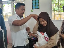 Kadin Batubara Berbagi kepada Guru Honor dan Siswa Yatim di UPT SMPN3