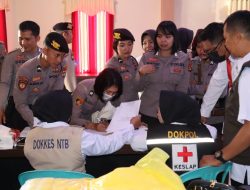 Personel Polresta Mataram Jalani Tes Urine