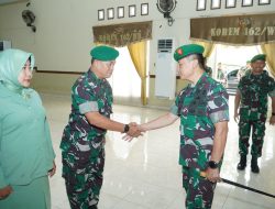 Delapan Perwira Melaksanakan Korps Kenaikan Pangkat Di Depan Danrem 162/WB