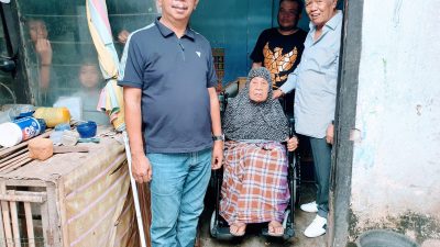 Peduli Sesama, Rachmat Hidayat Kembali Berikan Bantuan Kursi Roda ke Warga