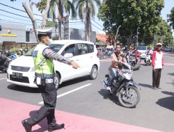 Terapkan Tilang Manual Sat Lantas Tilang Puluhan Pengendara