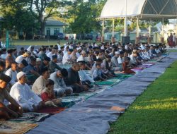 Korem 162/WB Gelar Shalat Idul Fitri 1 Syawal 1444 H Di Lapangan Gatot Subroto Makorem Bersama Masyarakat 