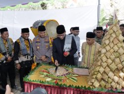 Kapolresta Hadiri Perayaan Lebaran Topat di Makam Bintaro
