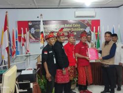 Target 8 Kursi, PDIP Sumbawa Daftarkan Bacaleg ke KPU
