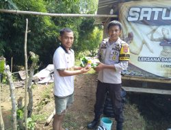 Polsek Taliwang Bagikan  Benih & Obat  Wujudkan Program MANTAP