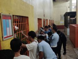 Lapas Labuhan Ruku Razia Kamar Hunian Warga Binaan