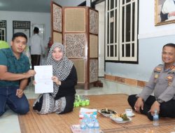 Kapolres  Bersama Kasat Reskrim Kembalikan BB Kepada Pemiliknya