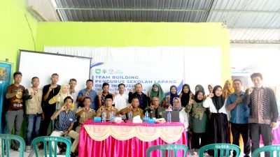 Lakpesdam Gelar Team Building Pengurus Sekolah Lapang di Desa Batu Tering