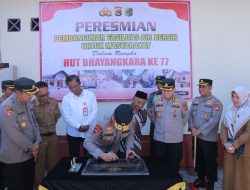 Kapolda NTB Resmikan Fasilitas Air Bersih dan Berikan Bansos