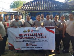 Sambut Hari Bhayangkara ke 77, Polsek Lingsar Bergotong Royong