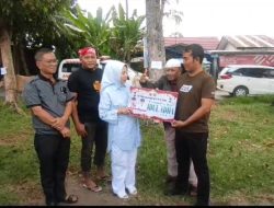 Sekda Norma Deli Siregar Serahkan Hewan Qurban Kepada PWI Batubara