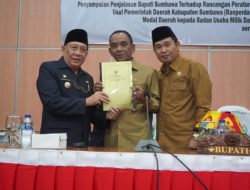 Bupati Sumbawa Sampaikan Ranperda Perjab Pelaksanaan APBD 2022 di Dewan