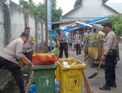 Polsek Selaparang Giat Bersih Lingkingan Bersama Masyarakat