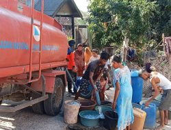 BPBD Sumbawa Bantu Air Bersih Warga Desa Penyaring