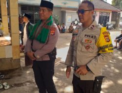 Kapolsek Mataram Sambang Duka Pemakaman Almarhum TGH. Ikbal Muhyidin Akbar