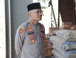 Kapolresta Mataram Sumbang Semen Untuk Pembangunan Tempat Ibadah