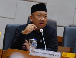 Lalu Hadrian Irfani Semangati Generasi Muda di Kantung Nelayan Lombok