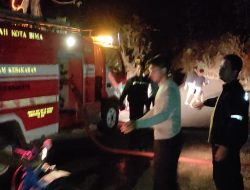 Polsek Rastim Lakukan Pemadaman Kebakaran Karhutla di Pegunungan Kumbe