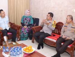 Kapolresta Dampingi Kapolda Besuk Kompol Sofyan Pansca Oprasi