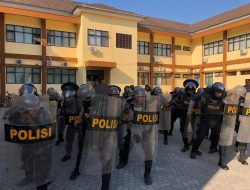 Dalmas Polres Bima Kota Latihan Tingkatkan Kemampuan Personil