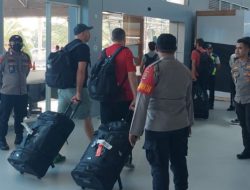 Polisi Kawal Ketat Pembalap dan Crew di Bandara BIZAM