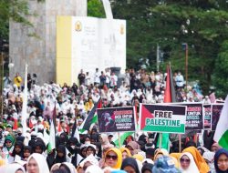 20 Ribuan Masyarakat Langkat Lintas Agama Peduli Palestina, Syah Afandin: Israel Laknatullah