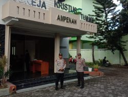 Polsek Ampenan Berikan Pengamanan Kebaktian di Gereja Wilayah Ampenan