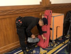 Jelang Kunjungan Capres Subsatgas Jibom Satgas OMB Sterilisasi lokasi