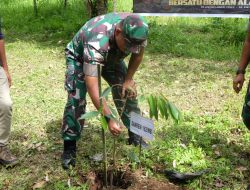 TNI AD Bersama Rakyat Bersatu Dengan Alam Untuk NKRI