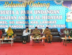 Ribuan Jemaah Pengajian Al-Hidayah sambut Syah Afandin di Sei Bingai