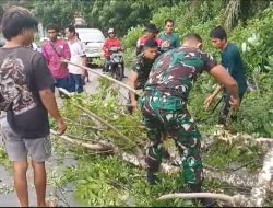 Libur-libur, Kodim 1615/Lotim dan Warga Bersihkan Pantai Kerakat Pringgabaya
