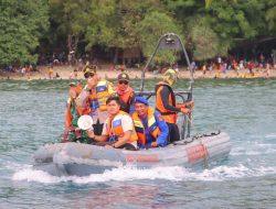 Tim Gabungan Lakukan Pencarian Korban Tenggelam di Pantai