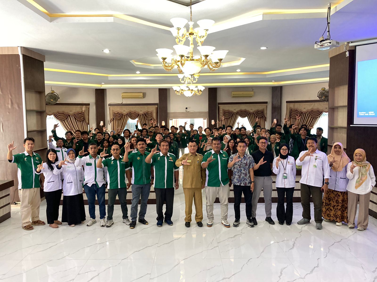 Pj. Bupati Langkat Apresiasi Mahasiswa KKNTR USU 2024, Sukses Bawa Warna Baru Untuk Kabupaten Langkat