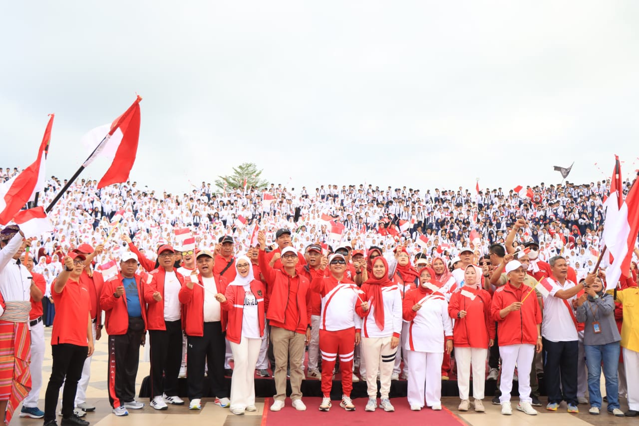 Kapolresta Mataram Hadiri Gerakan Pembagian Bendera Merah Putih Tahun 2024