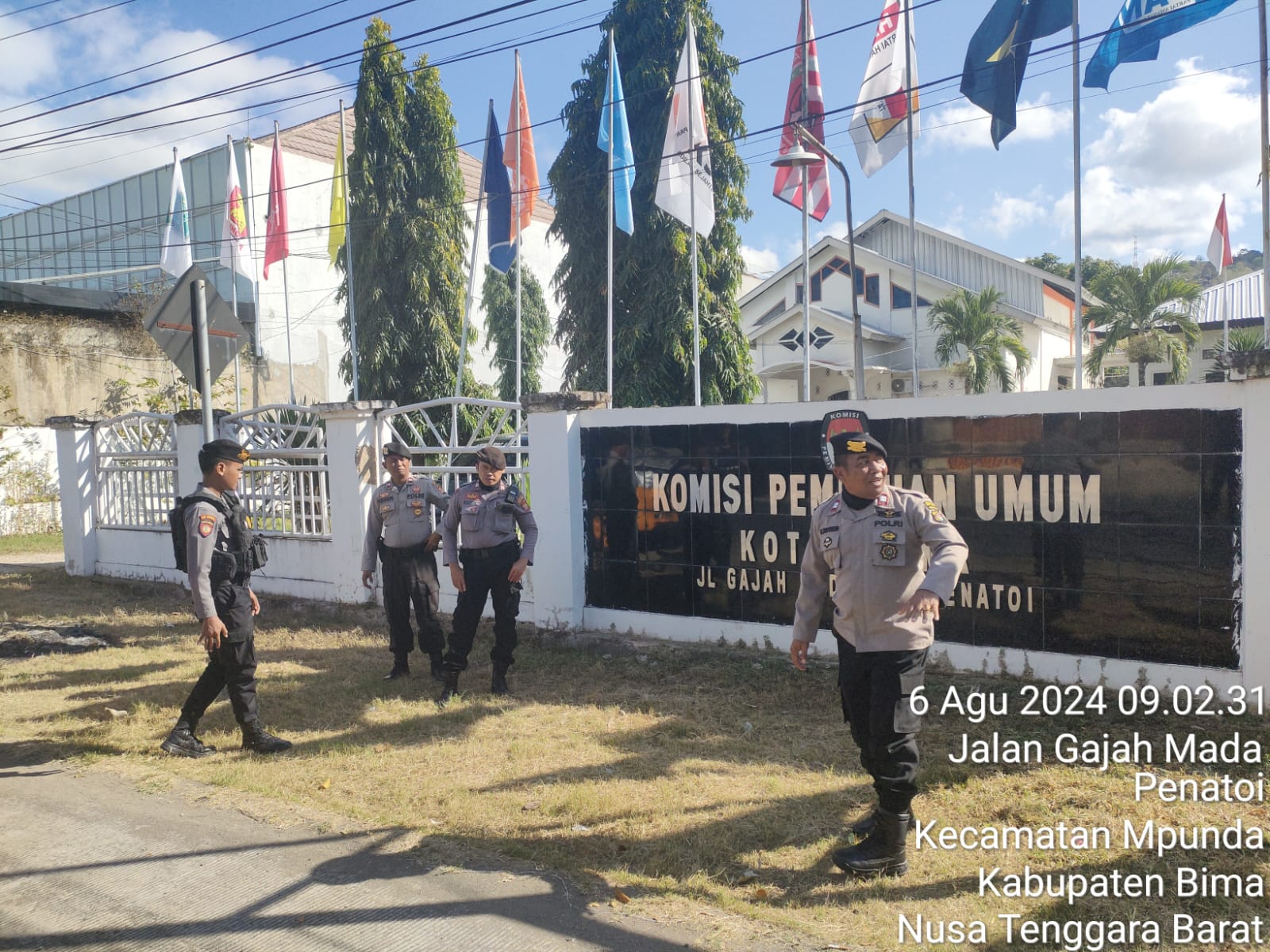 Pastikan Kamtibmas yang Kondusif Jelang Pilkada Serentak 2024, Sat Samapta Polres Bima Kota Gelar Patroli ke KPU