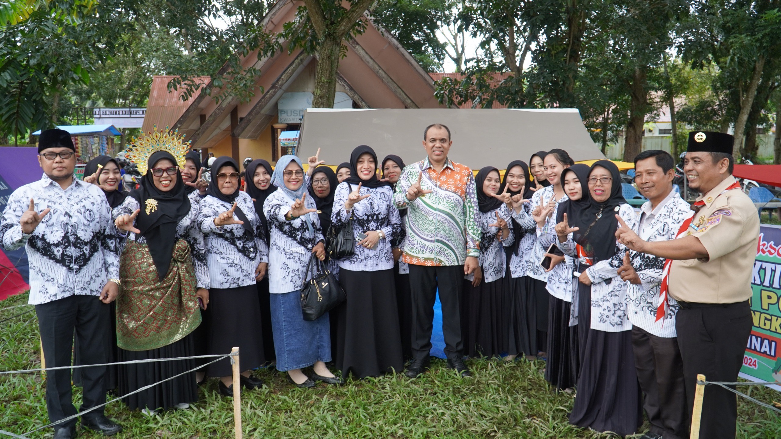 Pj Bupati Langkat Buka Kemah Bakti Perempuan PGRI: Dorong Langkat Pintar Menuju Indonesia Emas 2045