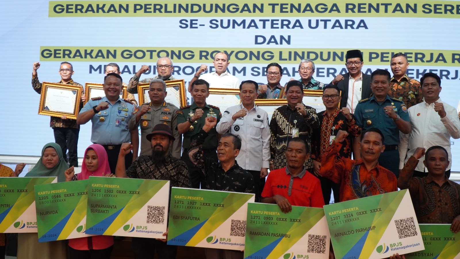 Pj Bupati Langkat Terima Penghargaan Apresiasi dari BPJS Ketenagakerjaan Provsu