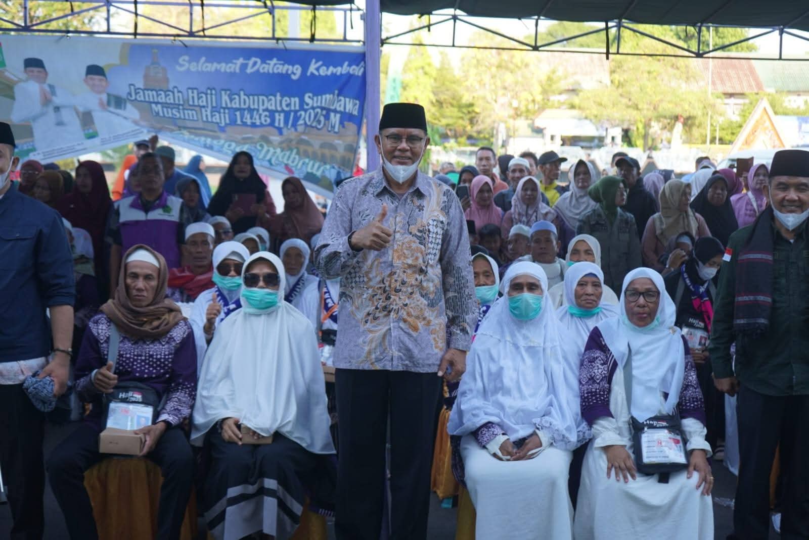 Bupati H Jarot Sambut Kepulangan Jamaah Haji Asal Sumbawa