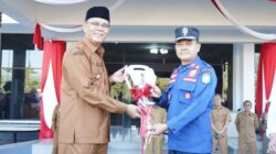 Bupati Sumbawa Serahkan 3 Unit Mobil Damkar