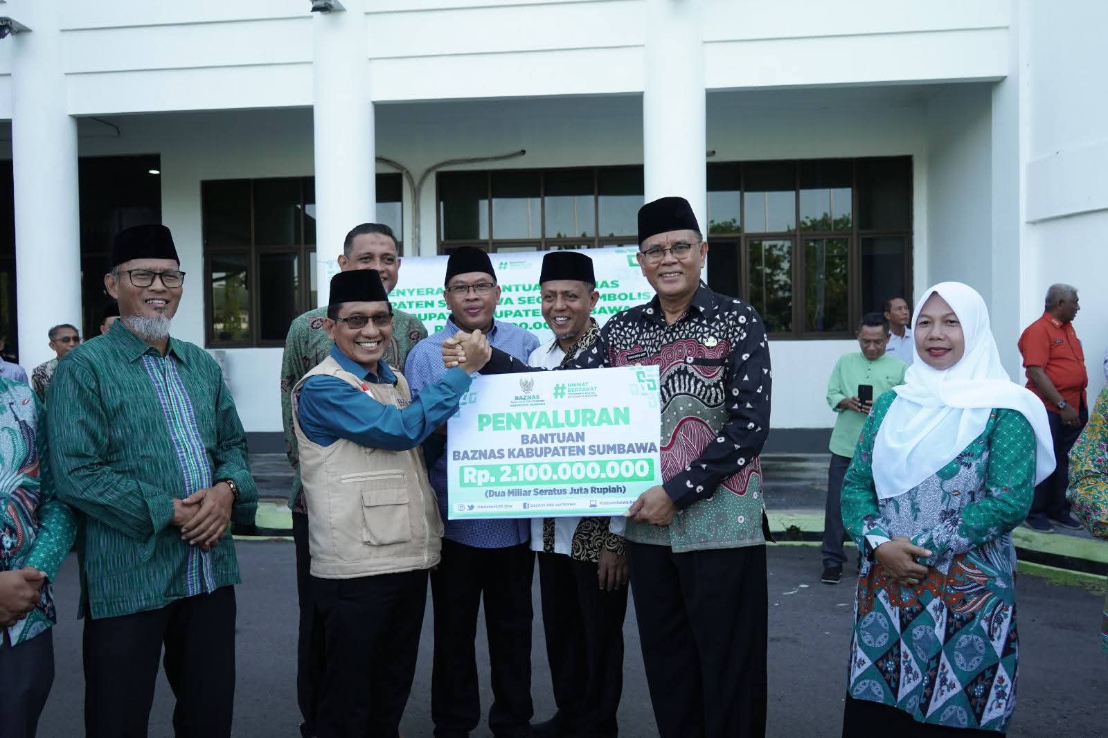 Bupati Jarot Apresiasi BAZNAS Sumbawa Ngebut Salurkan Rp 2,1 Miliar 