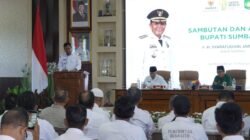 Bupati Jarot Ajak Kades Bersama BPD Salurkan ZIS melalui Baznas Sumbawa