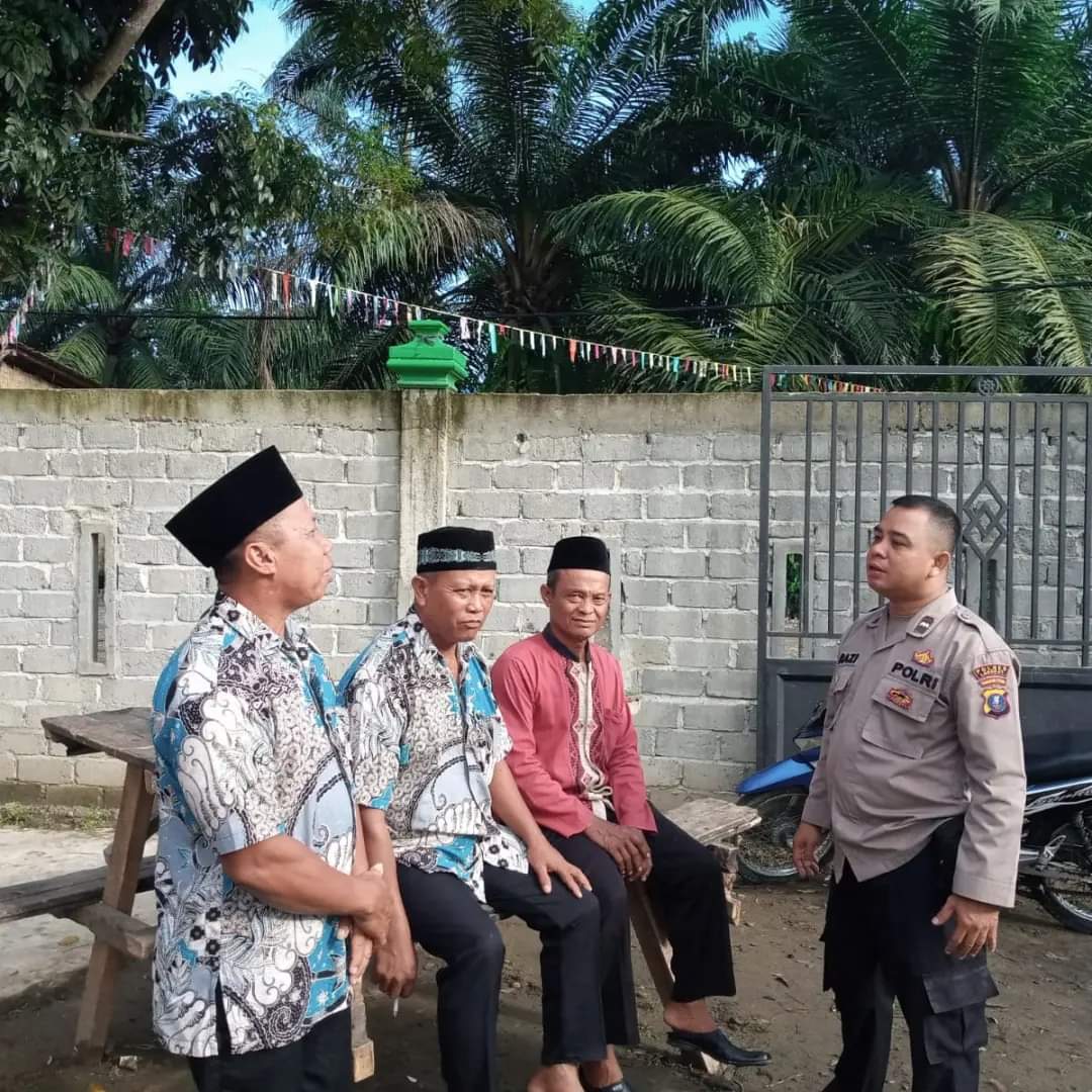Bhabinkamtibmas Polres Langkat Melaksanakan Sambang Kepada Warga Binaannya