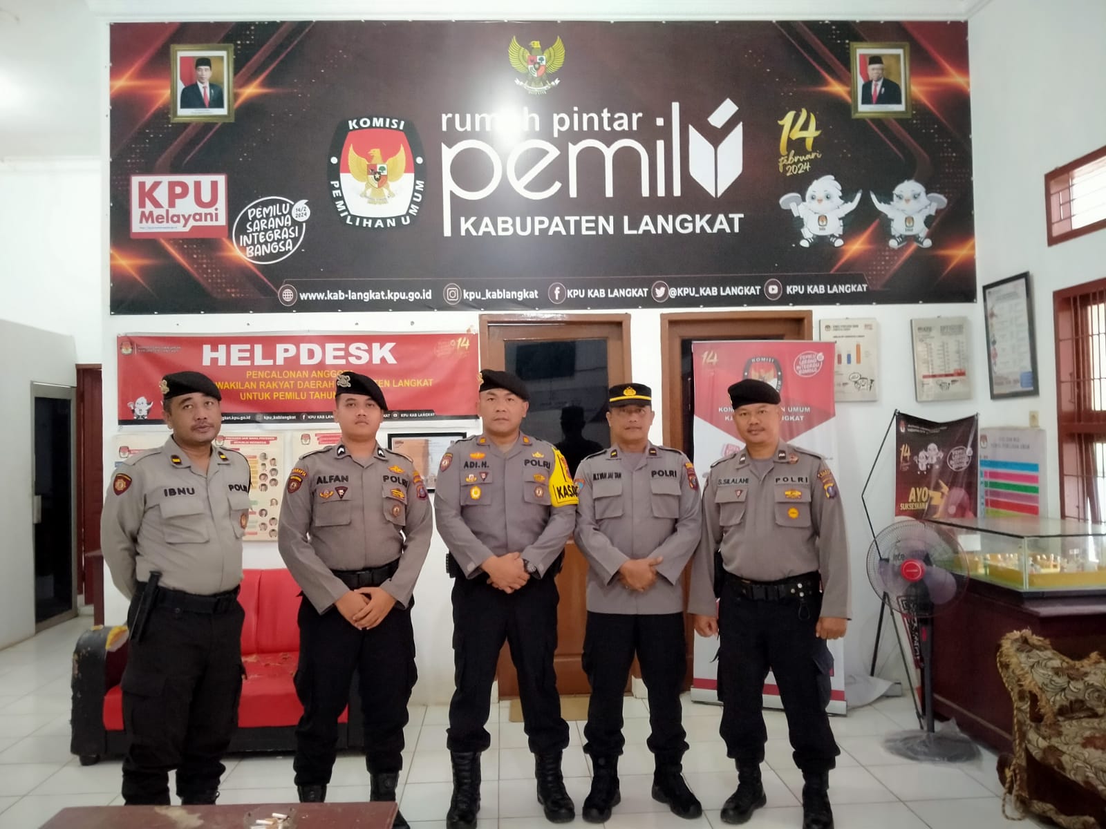 Jelang Pilkada Serentak, Polres Langkat Perketat Pengamanan di Kantor KPU