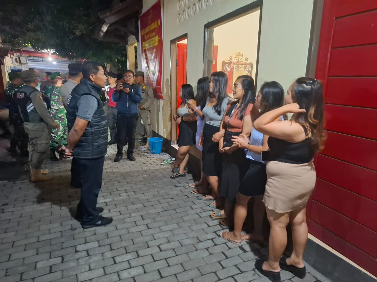 Cafe Remang-Remang Jadi Sasaran Razia di Mataram