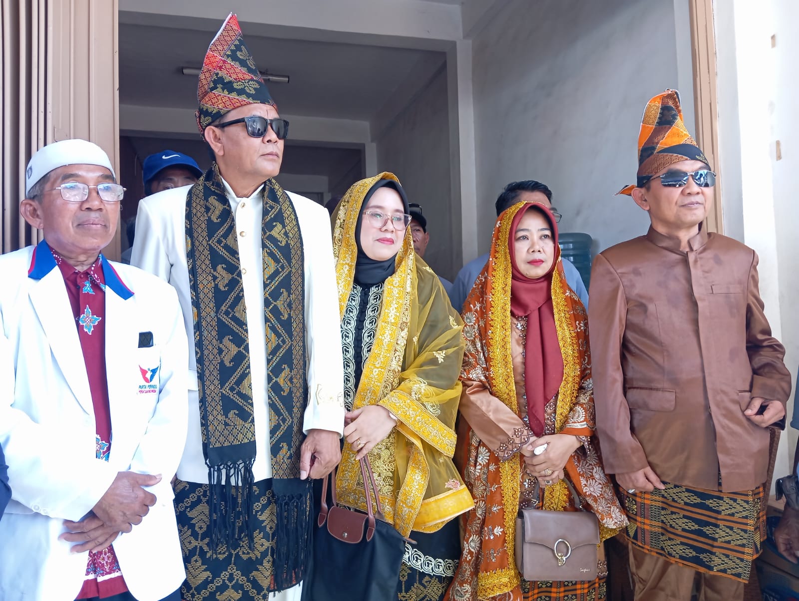 Daftar ke KPU Sumbawa, Pasangan Jarot-Ansori Ingin Sumbawa Unggul, Maju dan Sejahtera