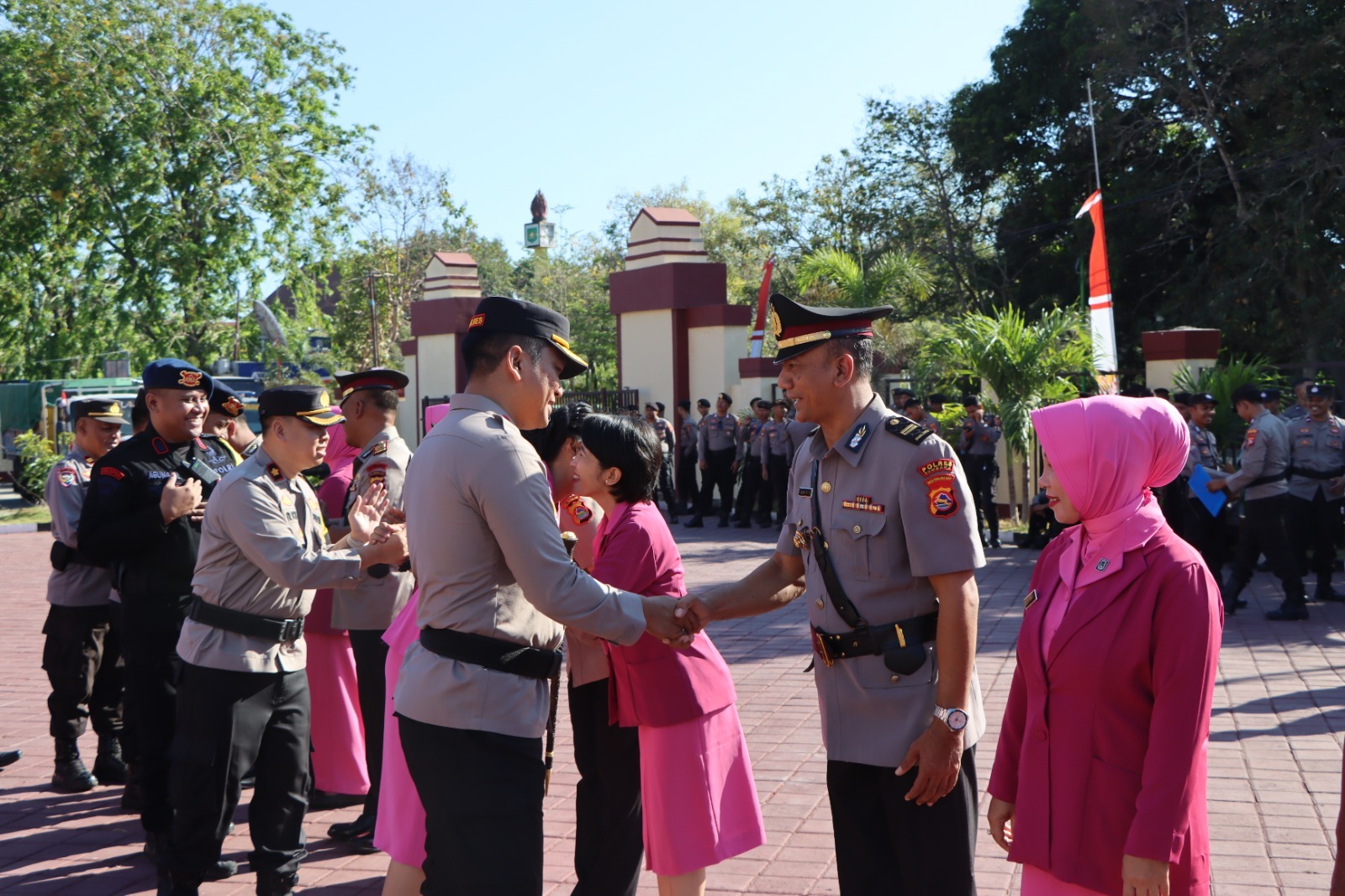 Kapolres Sumbawa Pimpin Upacara Sertijab PJU Dan Kapolsek 